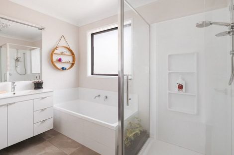 Photo of property in 4 Estates Terrace, Welcome Bay, Tauranga, 3175