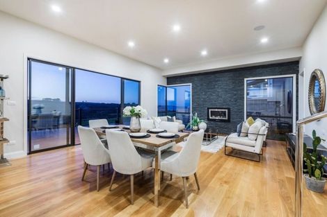 Photo of property in 7 Headland Drive, Long Bay, Auckland, 0630