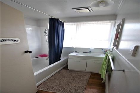 Photo of property in 12 Yeats Crescent, Fairfield, Hamilton, 3214