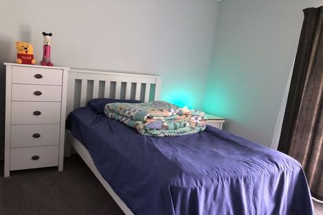 Photo of property in 10 Peterhouse Place, West Harbour, Auckland, 0618