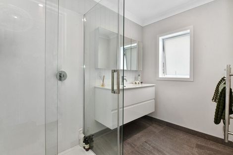 Photo of property in 954 Whangaparaoa Road, Manly, Whangaparaoa, 0930