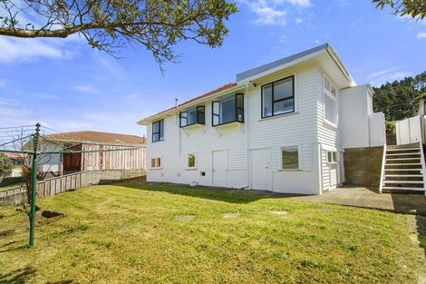 Photo of property in 22 Franklyn Road, Tawa, Wellington, 5028