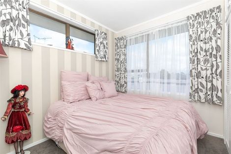 Photo of property in 17 Hakanoa Street, Huntly, 3700