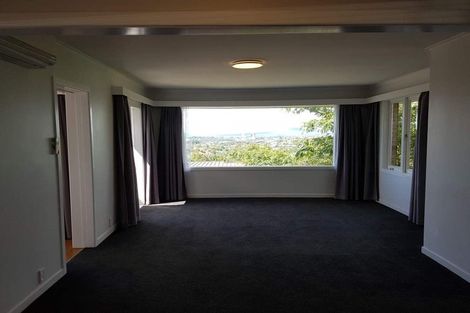 Photo of property in 1/177 Glenfield Road, Hillcrest, Auckland, 0627