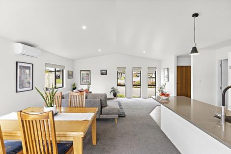 Photo of property in 17 Tarata Grove, Lansdowne, Masterton, 5810