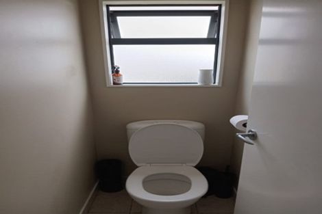 Photo of property in 2 Preston Avenue, Henderson, Auckland, 0610