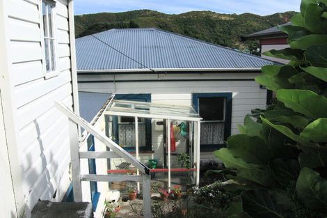 Photo of property in 36 Tiber Street, Island Bay, Wellington, 6023
