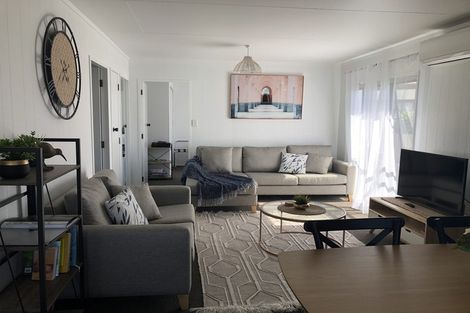 Photo of property in 18 Newberry Place, Richmond Heights, Taupo, 3330