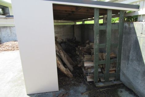 Photo of property in 9 Oaklands Grove, Clouston Park, Upper Hutt, 5018