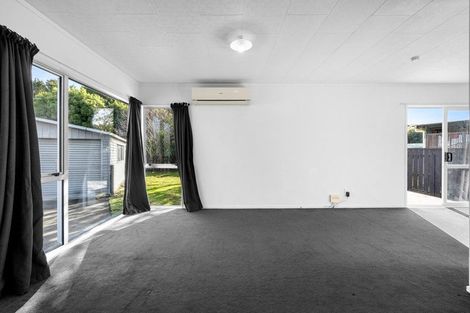 Photo of property in 35 Purcell Place, Melville, Hamilton, 3206