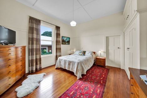 Photo of property in 25 Barrett Street, Westown, New Plymouth, 4310