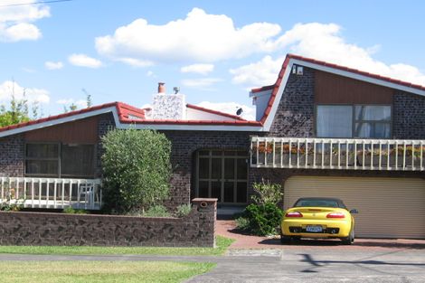 Photo of property in 1/28 Gulf View Road, Murrays Bay, Auckland, 0630