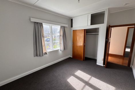 Photo of property in 26 Monorgan Road, Strathmore Park, Wellington, 6022