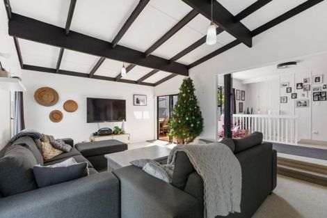 Photo of property in 54 Everglade Drive, Goodwood Heights, Auckland, 2105