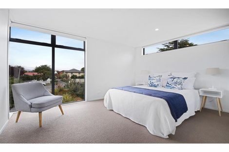 Photo of property in 2/3 Taylors Avenue, Bryndwr, Christchurch, 8052