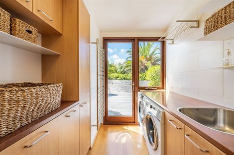 Photo of property in 360 Paremata Road, Whitby, Porirua, 5381