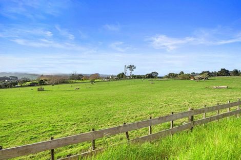 Photo of property in 118 Cottle Road, Taupaki, Henderson, 0782