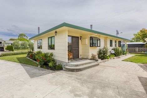 Photo of property in 9 Deakin Place, Clive, 4102