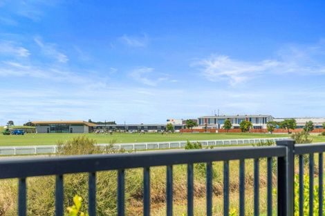 Photo of property in 32 Drabble Crescent, Papamoa Beach, Papamoa, 3118