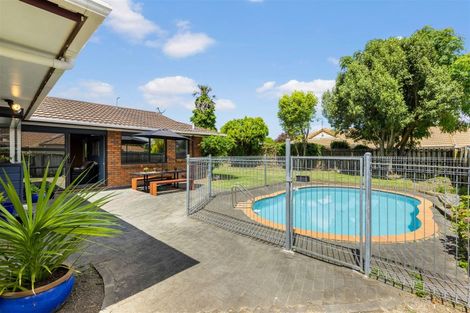 Photo of property in 13 Seneca Court, Golflands, Auckland, 2013