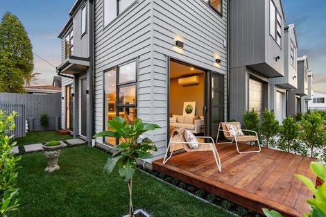 Photo of property in 3 Trafalgar Road, Milford, Auckland, 0620