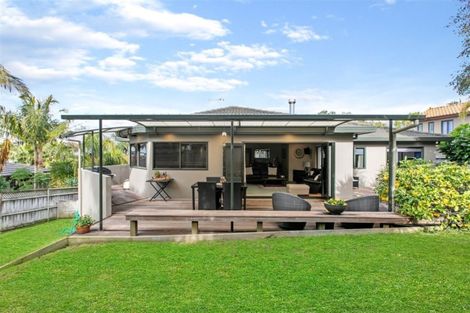 Photo of property in 23 Hogarth Rise, West Harbour, Auckland, 0618