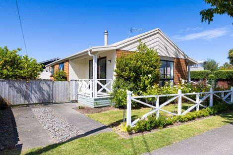 Photo of property in 7 Avenue Road, Greenmeadows, Napier, 4112