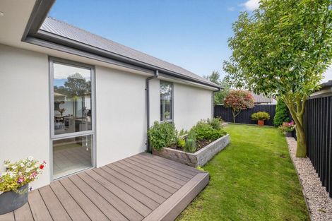 Photo of property in 17 Waterstock Way, Parklands, Christchurch, 8083
