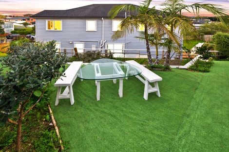 Photo of property in 4 San Casello Rise, Henderson, Auckland, 0612