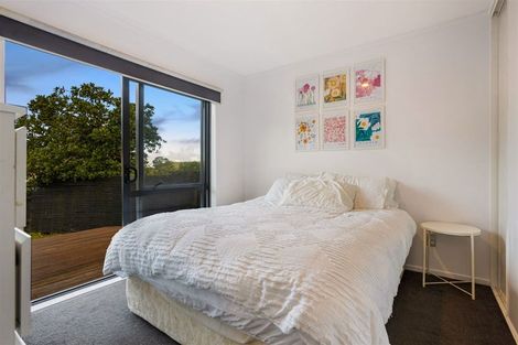 Photo of property in 5 Lowell Place, Massey, Auckland, 0614