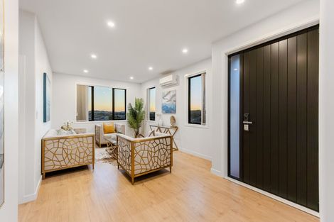 Photo of property in 17 Manawanui Way, Orewa, 0931