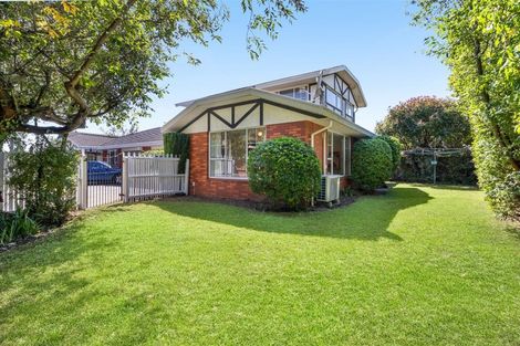Photo of property in 2/23 Montclare Avenue, Ilam, Christchurch, 8041