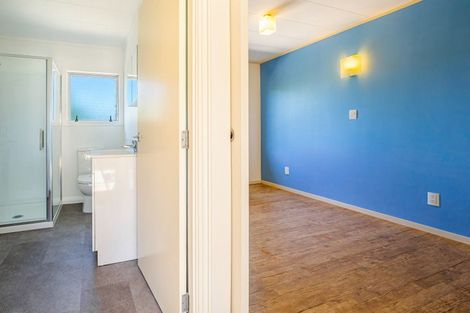 Photo of property in 6 Edwin Mitchelson Road, Muriwai, Waimauku, 0881