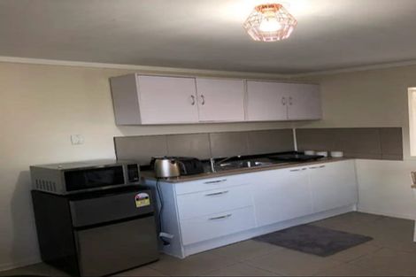 Photo of property in 28 Prangley Avenue, Mangere, Auckland, 2022