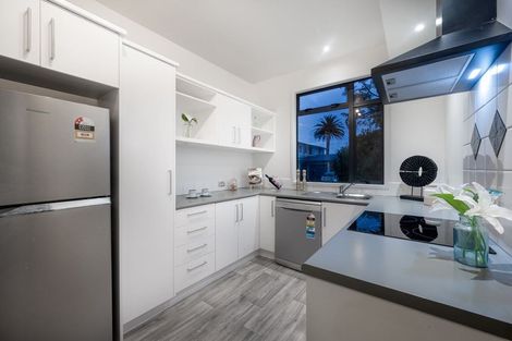 Photo of property in 8/2 Armoy Drive, East Tamaki, Auckland, 2016