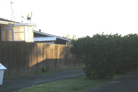 Photo of property in 17 Mannering Place, Hillcrest, Auckland, 0627