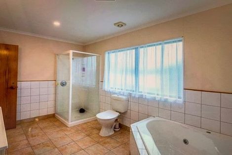 Photo of property in 36 Eruini Street, Waikanae Beach, Waikanae, 5036