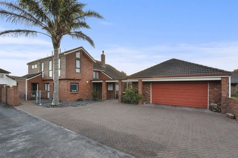 Photo of property in 16 Shepherds Road, Papakura, 2110