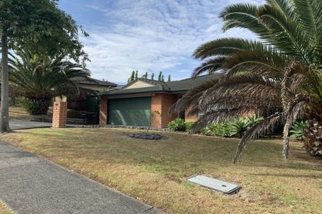 Photo of property in 10 Lake Panorama Drive, Henderson, Auckland, 0612