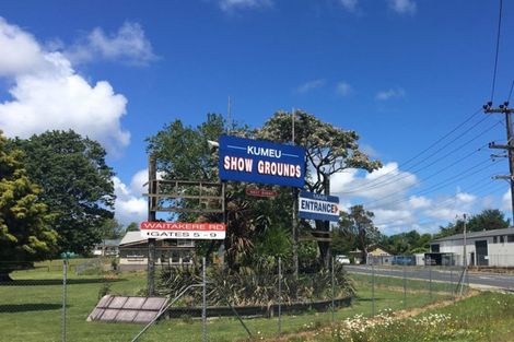 Photo of property in 4 Ropere Street, Kumeu, 0810