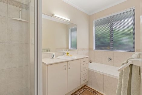 Photo of property in 11 Toledo Avenue, Henderson, Auckland, 0612