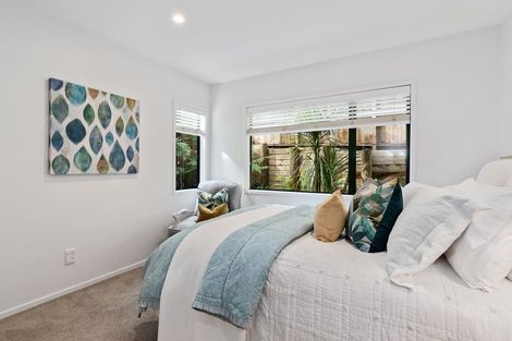 Photo of property in 2/68 Heathcote Road, Castor Bay, Auckland, 0620