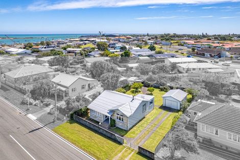 Photo of property in 5 Mosston Road, Castlecliff, Whanganui, 4501