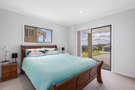 Photo of property in 1 Holcombrooke Lane, Welcome Bay, Tauranga, 3175