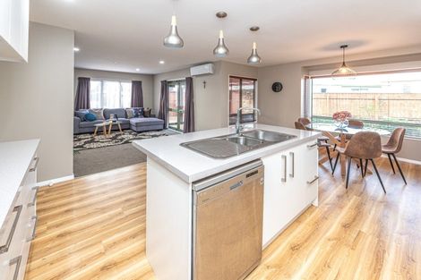 Photo of property in 16 Waharua Place, Tawhero, Whanganui, 4501