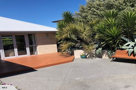 Photo of property in 5 Foresters Crescent, Parklands, Christchurch, 8083