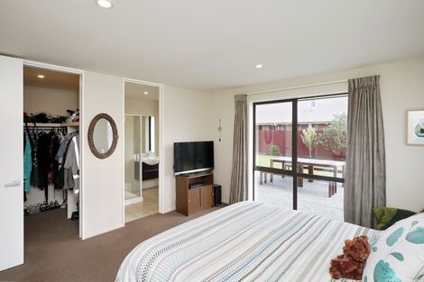 Photo of property in 45 Factory Road, Belfast, Christchurch, 8051