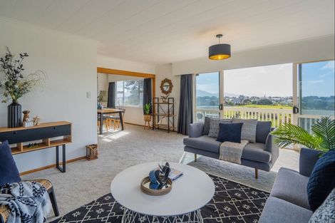 Photo of property in 67 Queens Road, Waikanae Beach, Waikanae, 5036