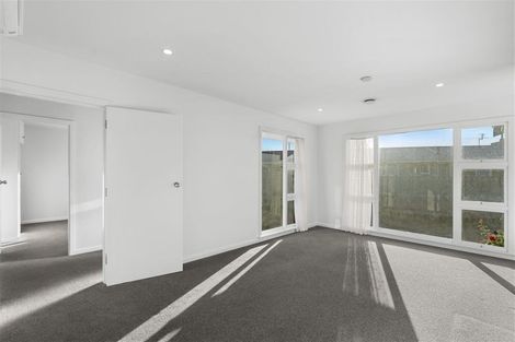 Photo of property in 32 Boston Avenue, Hornby, Christchurch, 8042