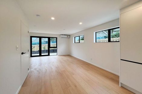 Photo of property in 1/5 Peverill Crescent, Papatoetoe, Auckland, 2025
